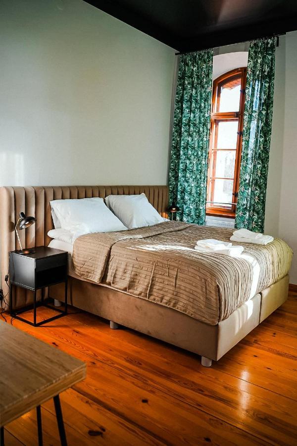 Apartamenty W Wiezy ชวิดนิตซา ภายนอก รูปภาพ